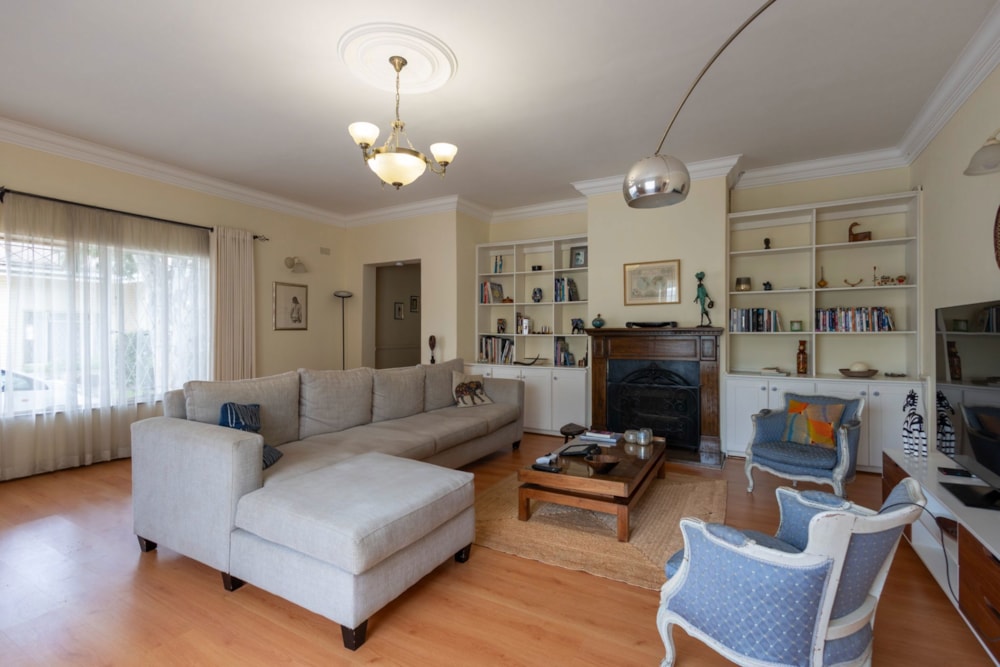 House for sale in Chisipite, Zimbabwe - 3ZB1694072 House for sale in Chisipite, Zimbabwe - 3ZB1694072