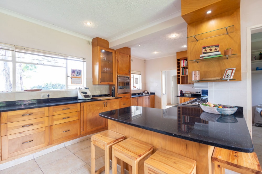 House for sale in Chisipite, Zimbabwe - 3ZB1694072 House for sale in Chisipite, Zimbabwe - 3ZB1694072