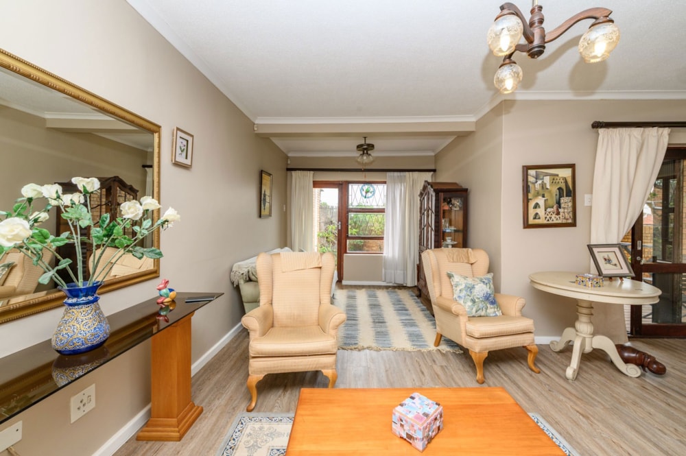 Townhouse sold in Springfield, Port Elizabeth, Gqeberha - 1PLZ1692140