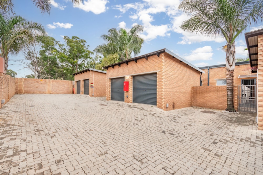 Townhouse for sale in Glen Marais - KTP1694163