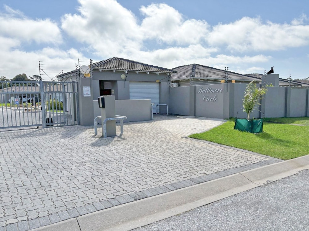 Townhouse sold in Sherwood, Port Elizabeth, Gqeberha - 1PLZ1692557 Townhouse sold in Sherwood, Port Elizabeth, Gqeberha - 1PLZ1692557