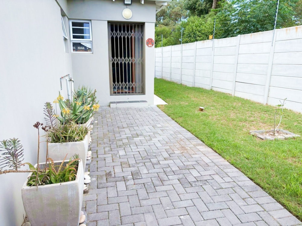 Townhouse sold in Sherwood, Port Elizabeth, Gqeberha - 1PLZ1692557 Townhouse sold in Sherwood, Port Elizabeth, Gqeberha - 1PLZ1692557