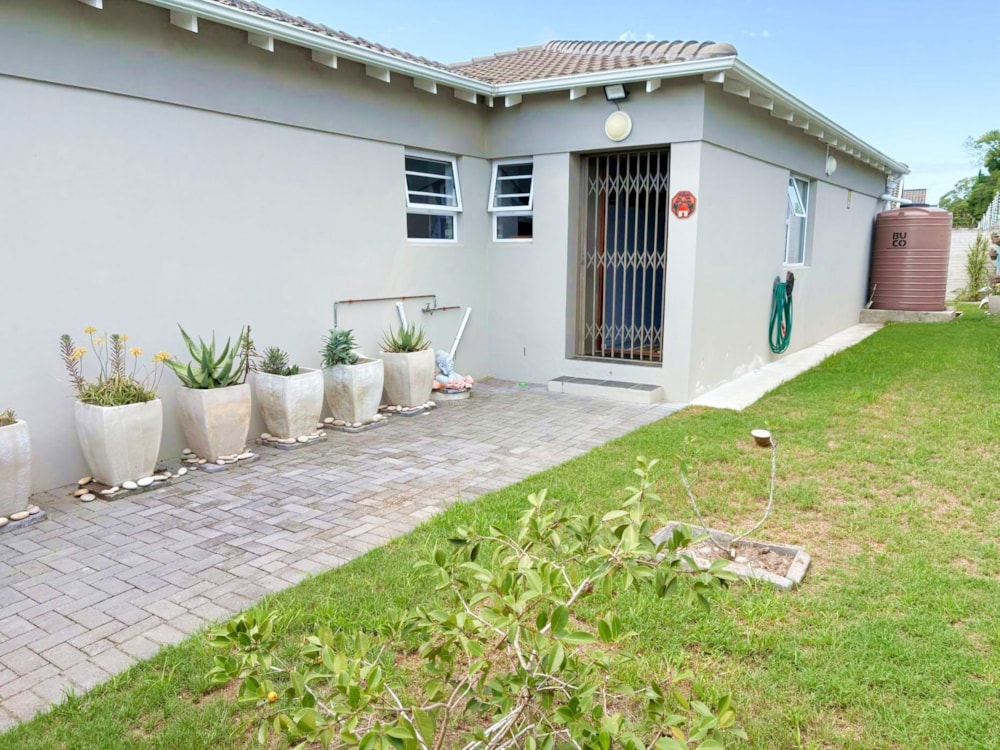 Townhouse sold in Sherwood, Port Elizabeth, Gqeberha - 1PLZ1692557 Townhouse sold in Sherwood, Port Elizabeth, Gqeberha - 1PLZ1692557