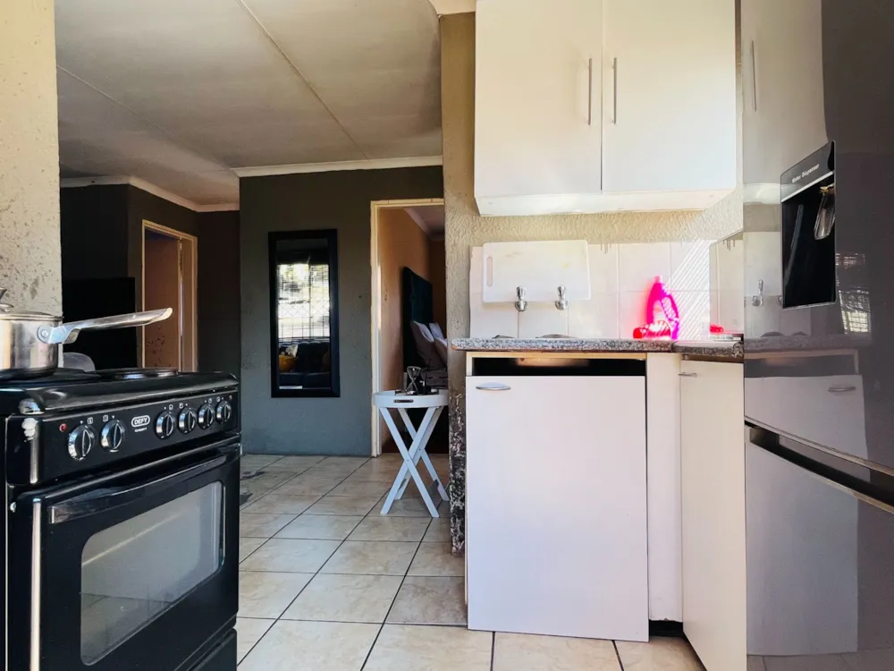 House sold in Beverley Hills, Evaton - 1VT1692600 House sold in Beverley Hills, Evaton - 1VT1692600