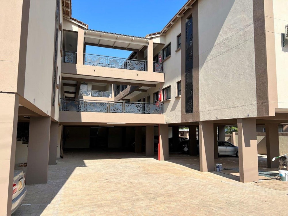 Apartment to rent in Village, Botswana - 3BO1719483
