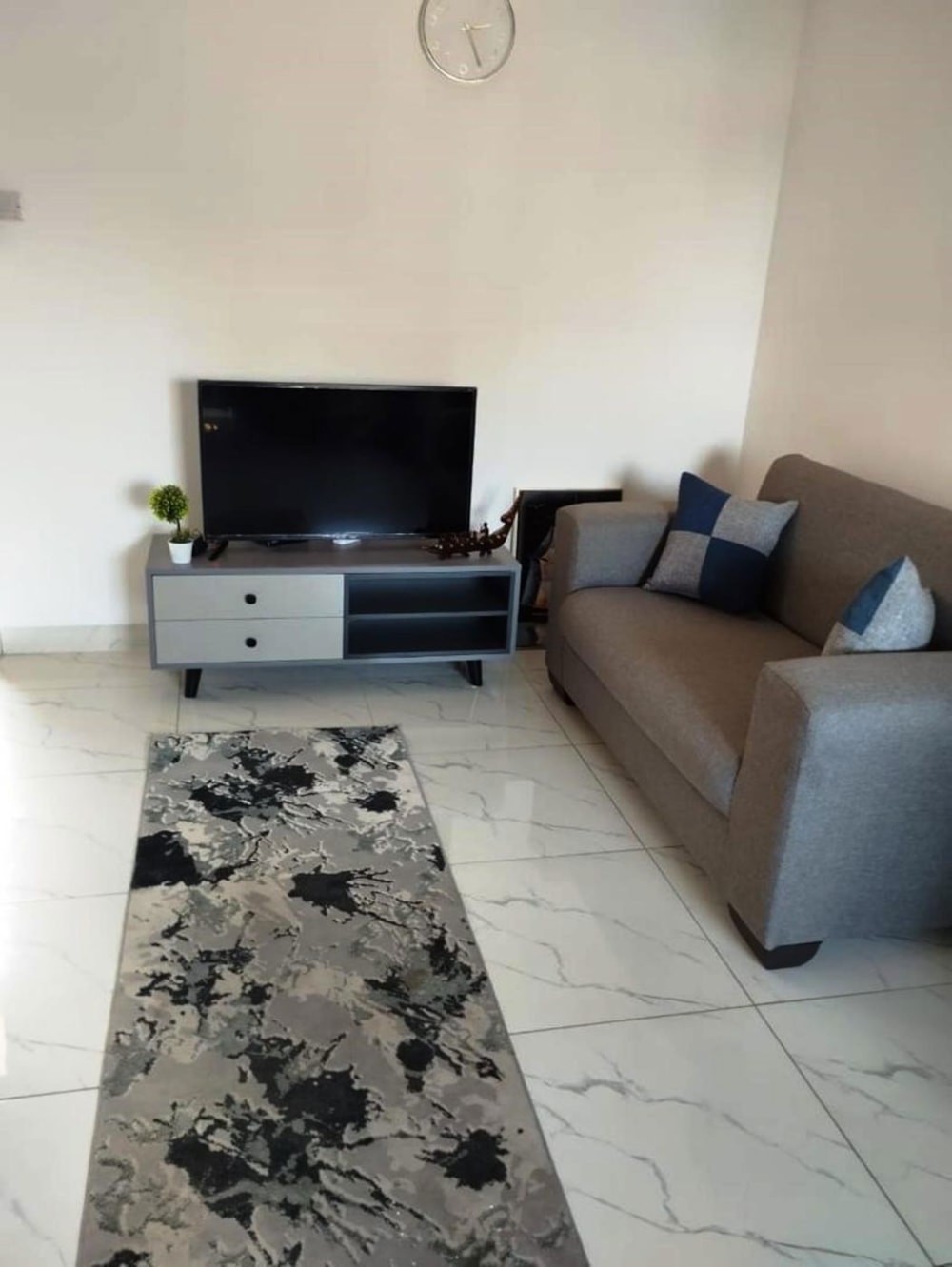 Apartment to rent in Village, Botswana - 3BO1719483