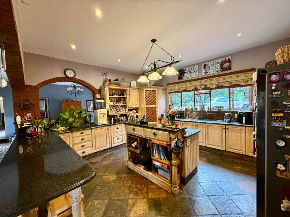 Smallholding for sale in Rustenburg - 1RU1692869