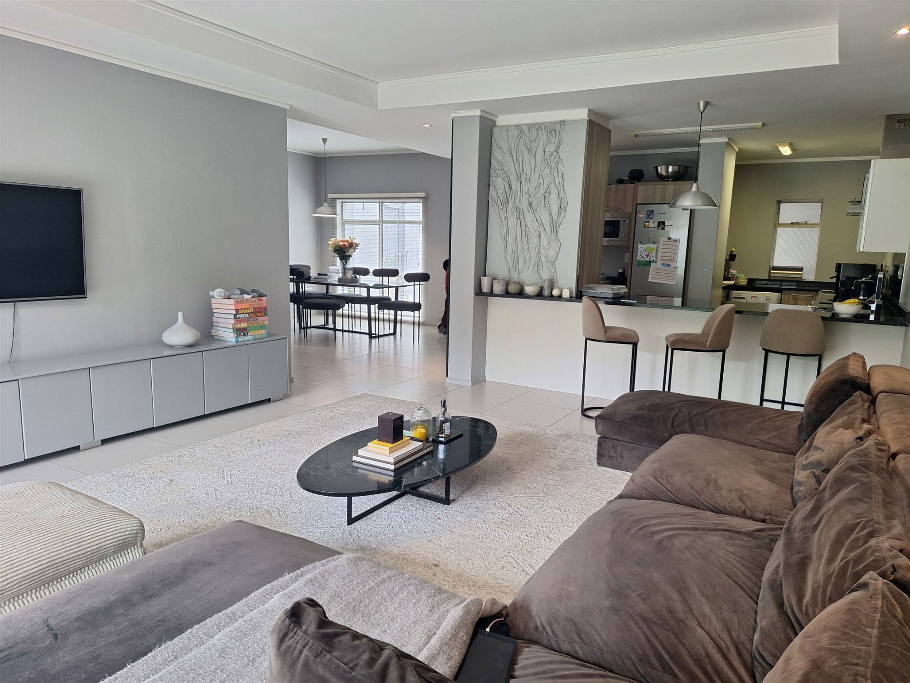 Townhouse let in Oaklands, Johannesburg - JBL1692775