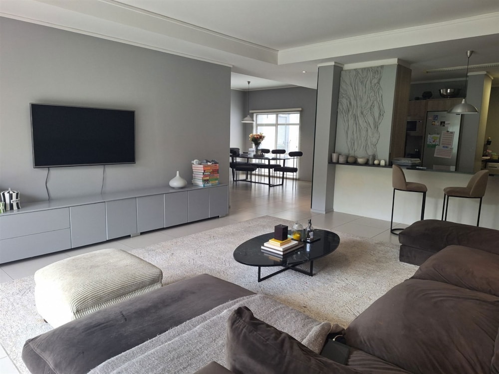 Townhouse let in Oaklands, Johannesburg - JBL1692775 Townhouse let in Oaklands, Johannesburg - JBL1692775