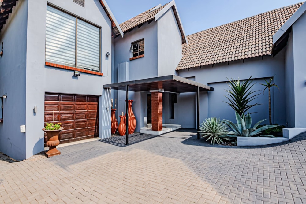 Double-storey house for sale in Bronberg - PT1692992