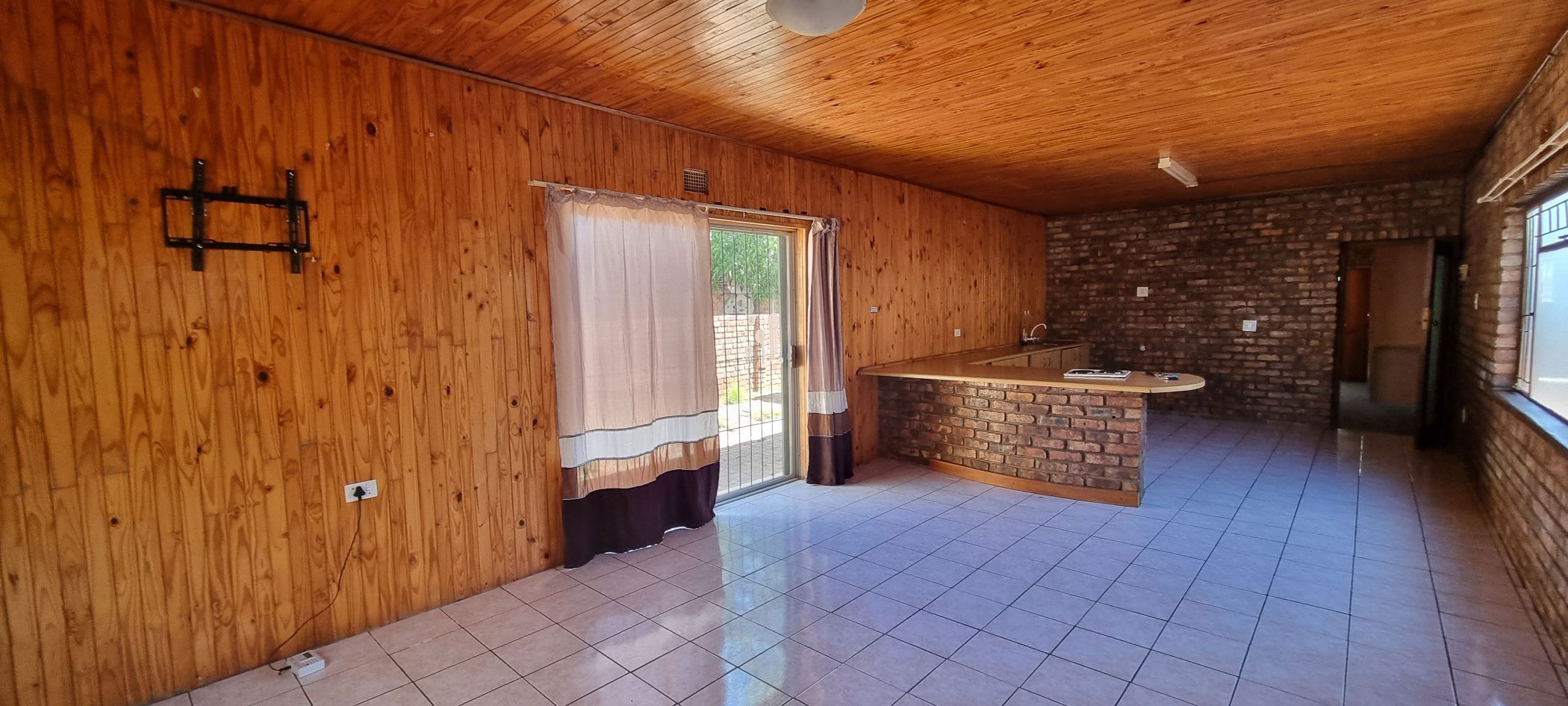 Garden apartment let in Heuwelsig, Kimberley - 1KJ1693099