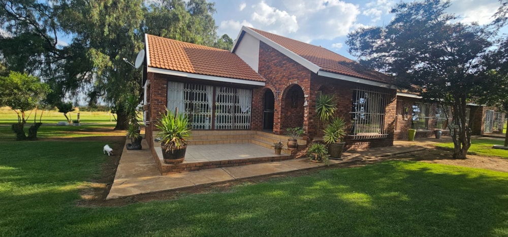 Smallholding for sale in Helenasrust - 1VT1693105