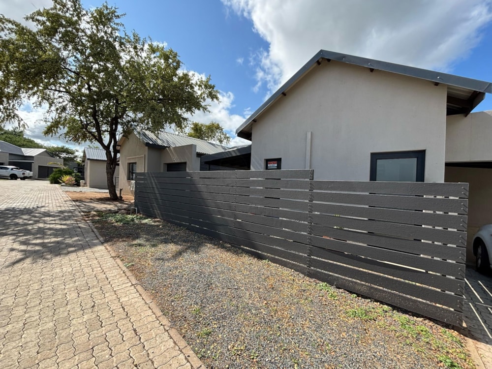Cluster let in Hoedspruit - 1HS1693132