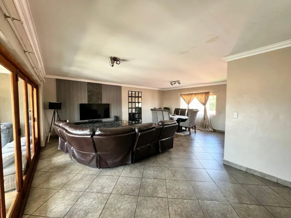 Townhouse for sale in Polokwane Central - 1PS1693182