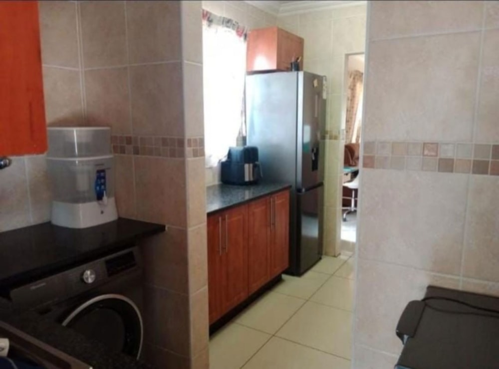 Security complex home to rent in Ben Fleur - 1WD1693149