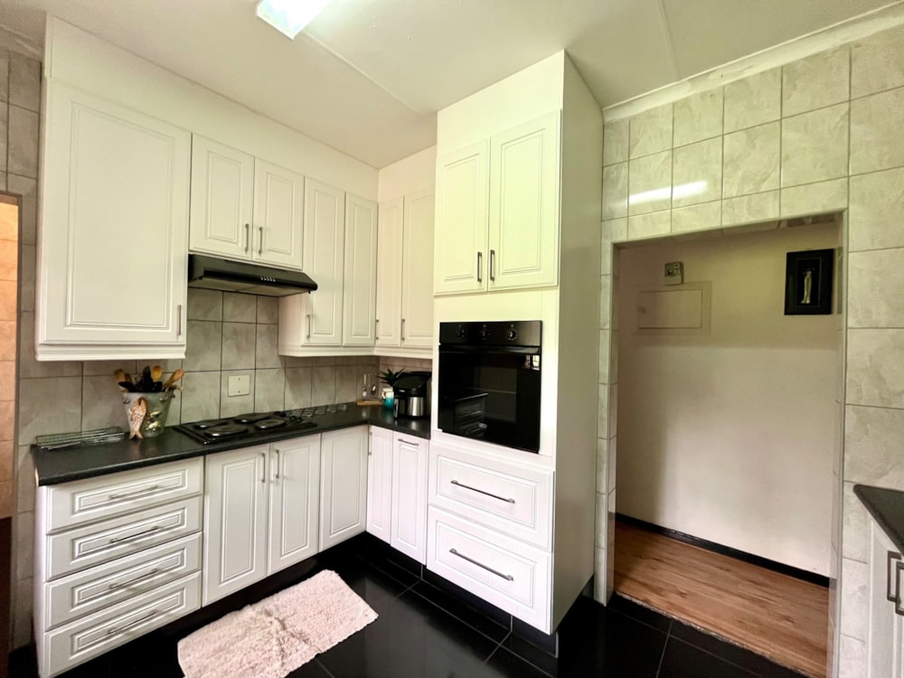 House let in Schuinshoogte - 1NW1693298 House let in Schuinshoogte - 1NW1693298