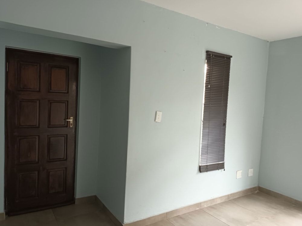 Security complex home let in Brakpan North - 1BJ1693276 Security complex home let in Brakpan North - 1BJ1693276