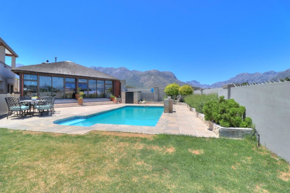 Double-storey house for sale in Wolseley - RV1693321