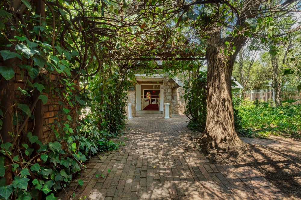 Hotel for sale in Olifantsvlei - 1GV1693758 Hotel for sale in Olifantsvlei - 1GV1693758