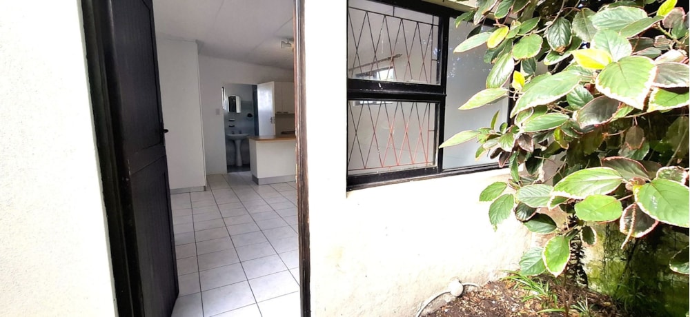 Cottage let in Schoenmakerskop, Port Elizabeth, Gqeberha - 1PLZ1693523