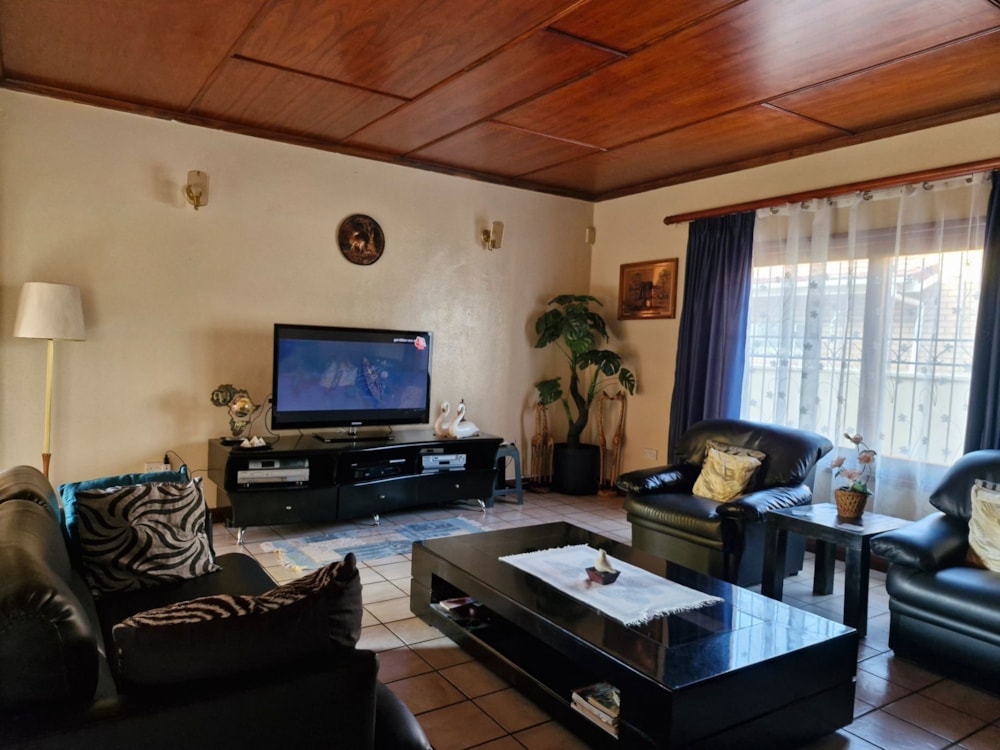 House to rent in Phakalane, Botswana - 3BO1693526