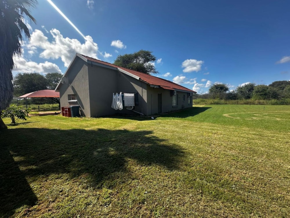 House let in Ellisras (Lephalale) - 1ER1710833 House let in Ellisras (Lephalale) - 1ER1710833