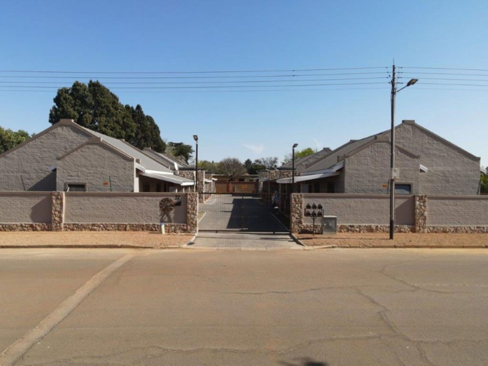 Townhouse sold in Heidelberg, Gauteng - 1SP1693845 Townhouse sold in Heidelberg, Gauteng - 1SP1693845