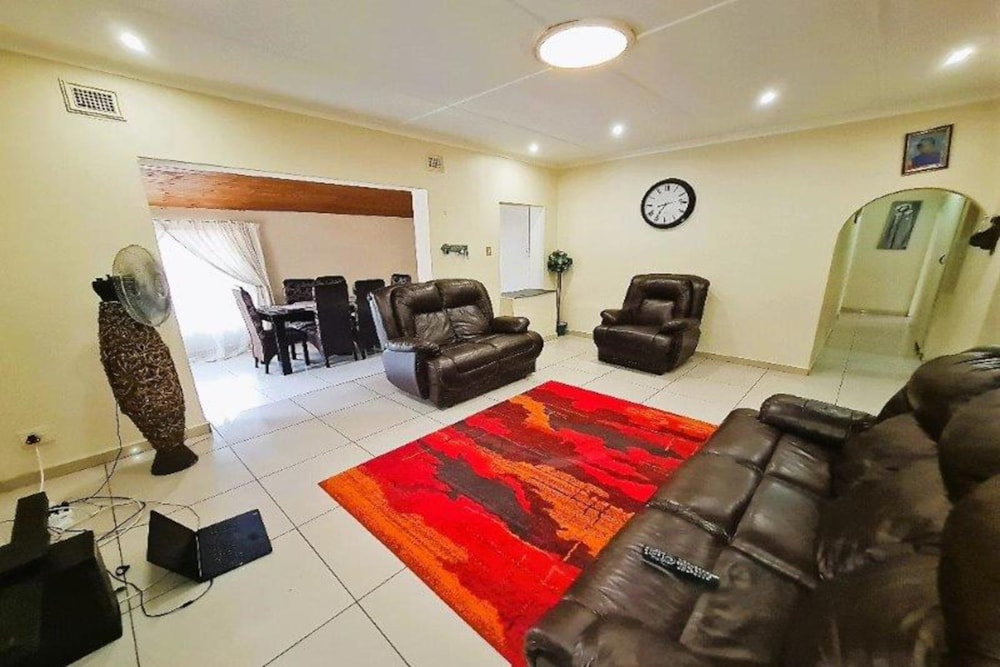 House for sale in Moseley Park - 1WP1693855