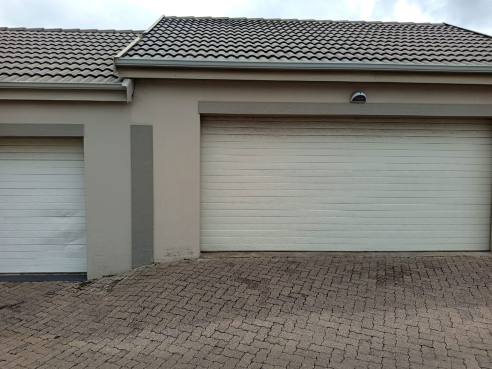 Security complex home for sale in Die Heuwel - 1WD1693856 Security complex home for sale in Die Heuwel - 1WD1693856