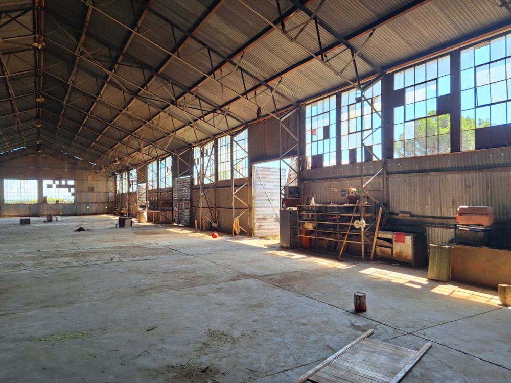 Commercial Building for sale in Schweizer-Reneke - 1KJ1694047 Commercial Building for sale in Schweizer-Reneke - 1KJ1694047