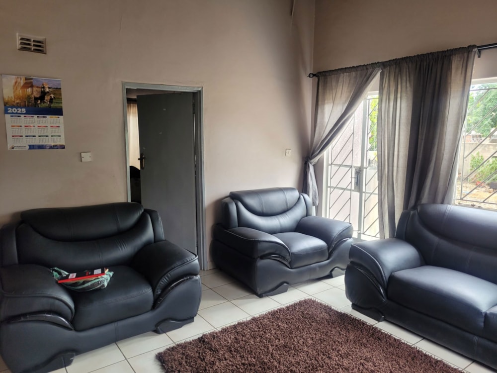 House for sale in Budiriro, Zimbabwe - 3ZB1704738