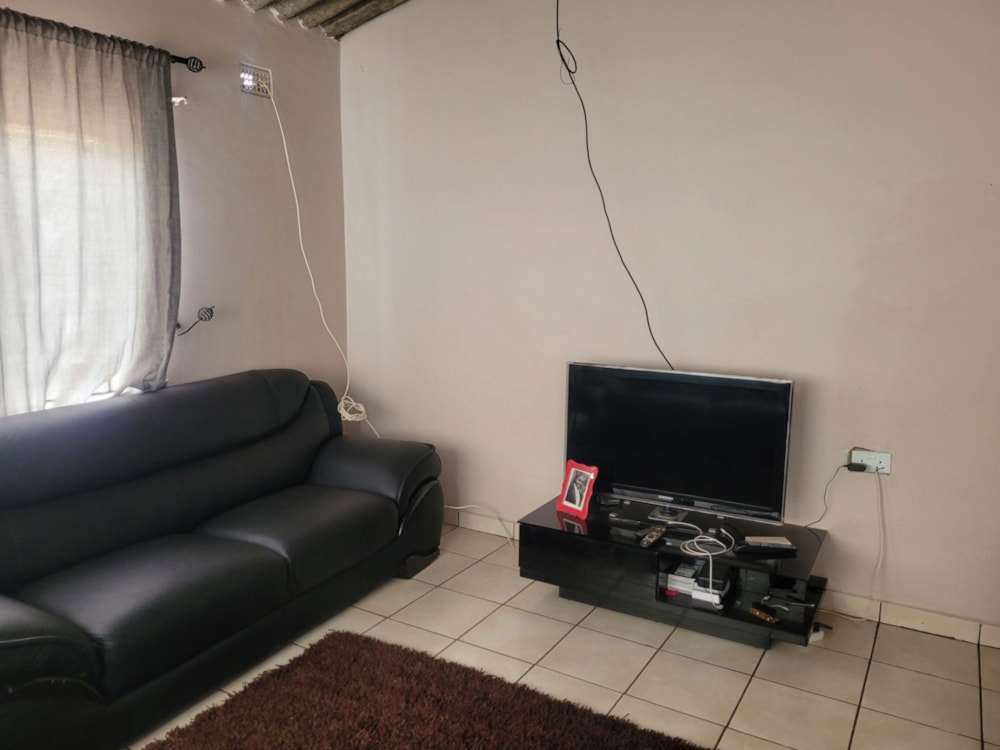 House for sale in Budiriro, Zimbabwe - 3ZB1704738