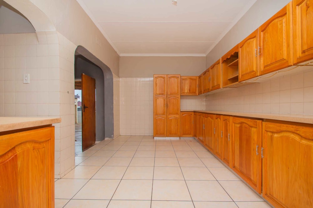 House for sale in Greenhills - 1KR1694664 House for sale in Greenhills - 1KR1694664