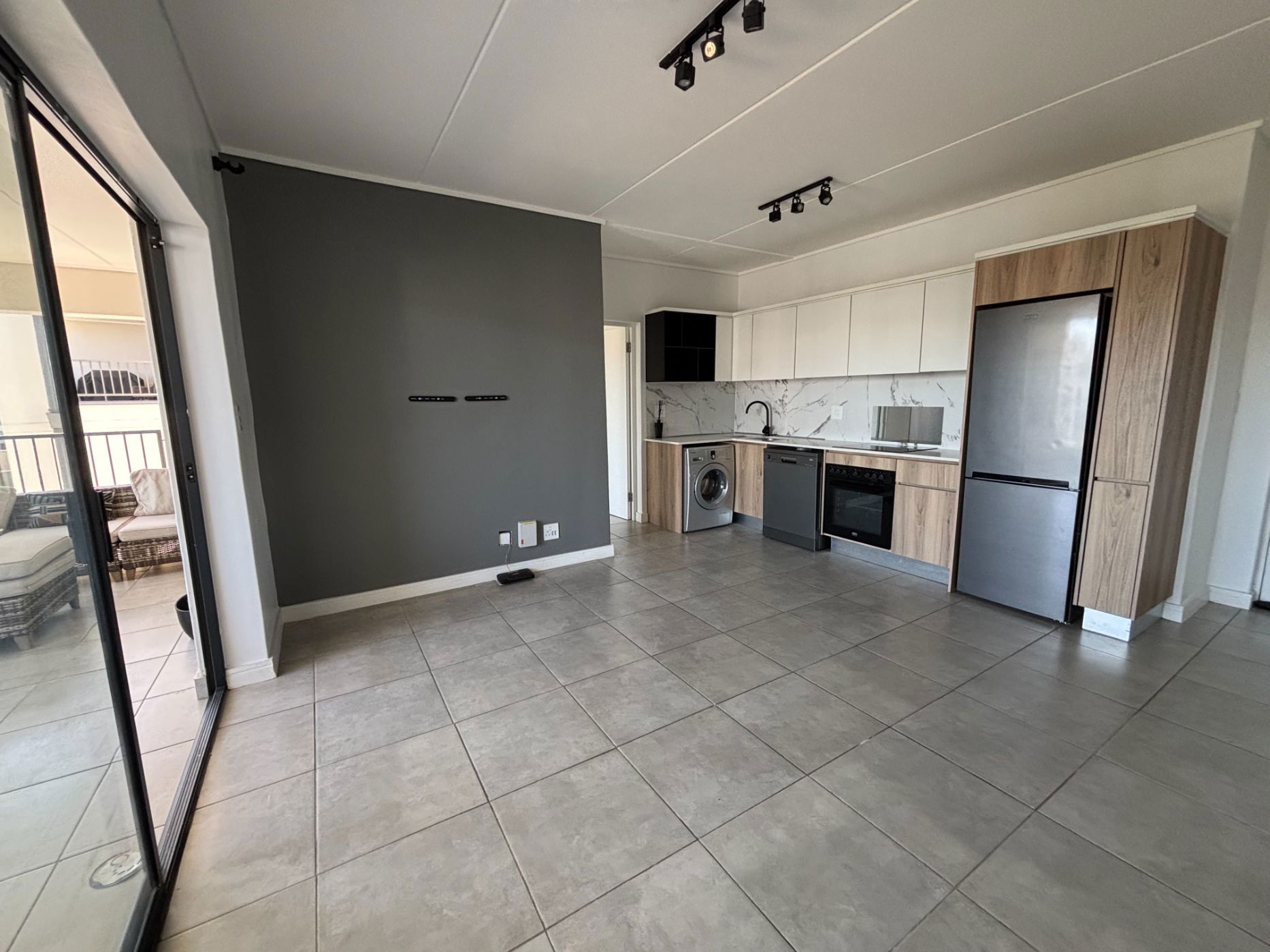 Apartment to rent in Waterfall, Midrand - MDL1749088