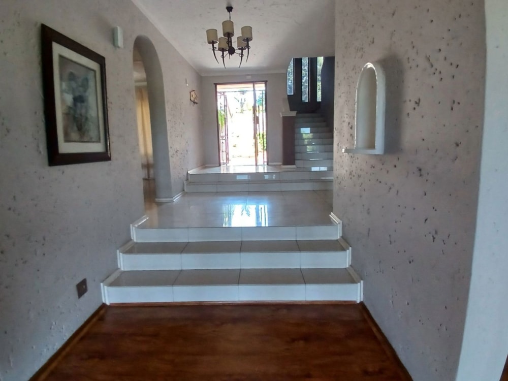 Double-storey house for sale in Uvongo - 1PSH1694589
