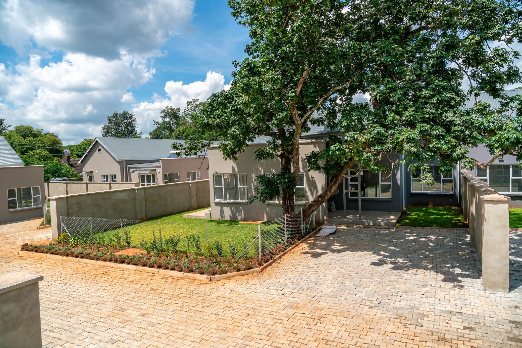 Cluster for sale in Emerald Hill, Zimbabwe - 3ZB1694353