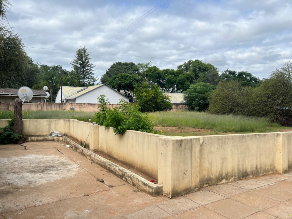 House for sale in Township Extension, Botswana - 3BO1694415 House for sale in Township Extension, Botswana - 3BO1694415