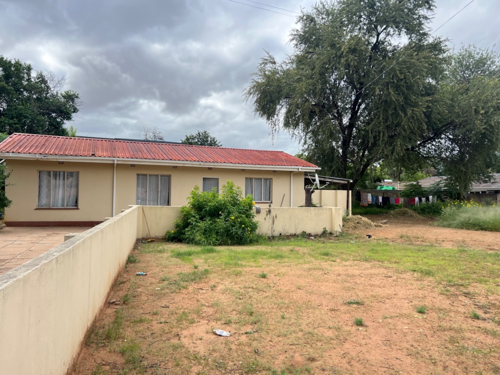 House for sale in Township Extension, Botswana - 3BO1694415 House for sale in Township Extension, Botswana - 3BO1694415