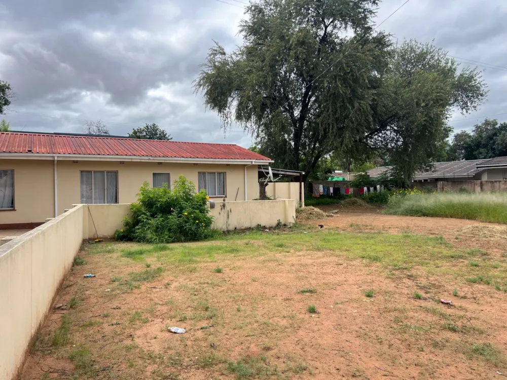 House for sale in Township Extension, Botswana - 3BO1694415 House for sale in Township Extension, Botswana - 3BO1694415