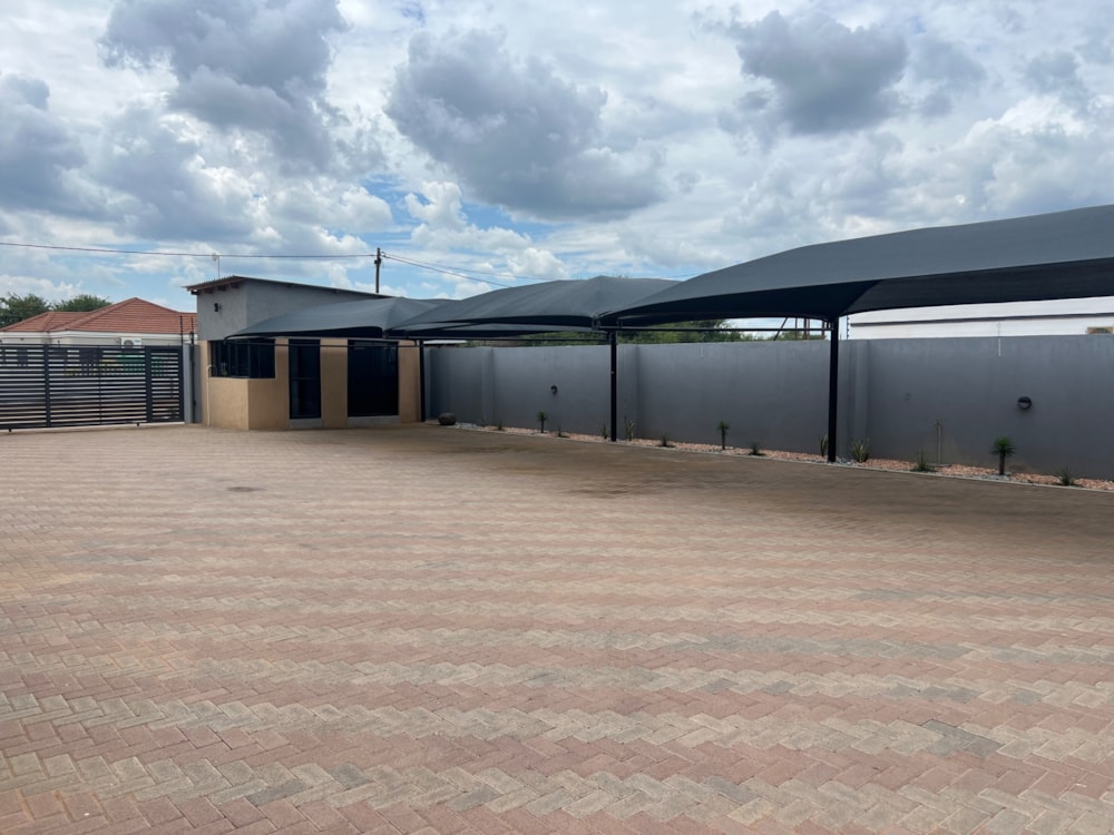 Bachelor apartment to rent in Tlokweng, Botswana - 3BO1694417 Bachelor apartment to rent in Tlokweng, Botswana - 3BO1694417