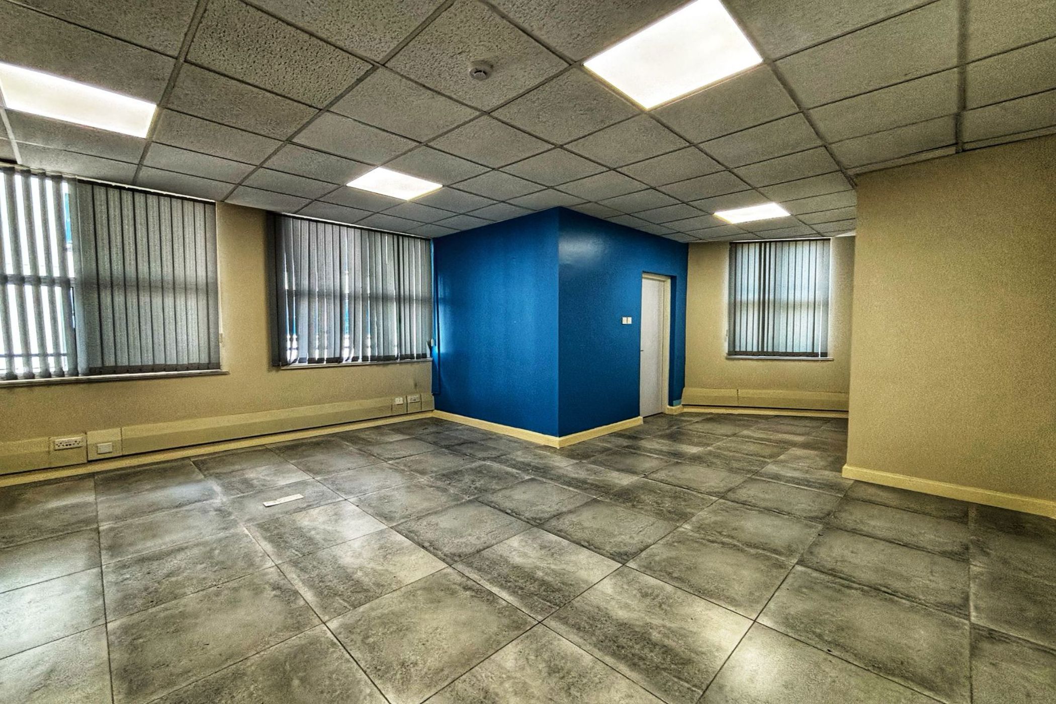 Commercial office to rent in Kilimani, Kenya - 3KE1704048