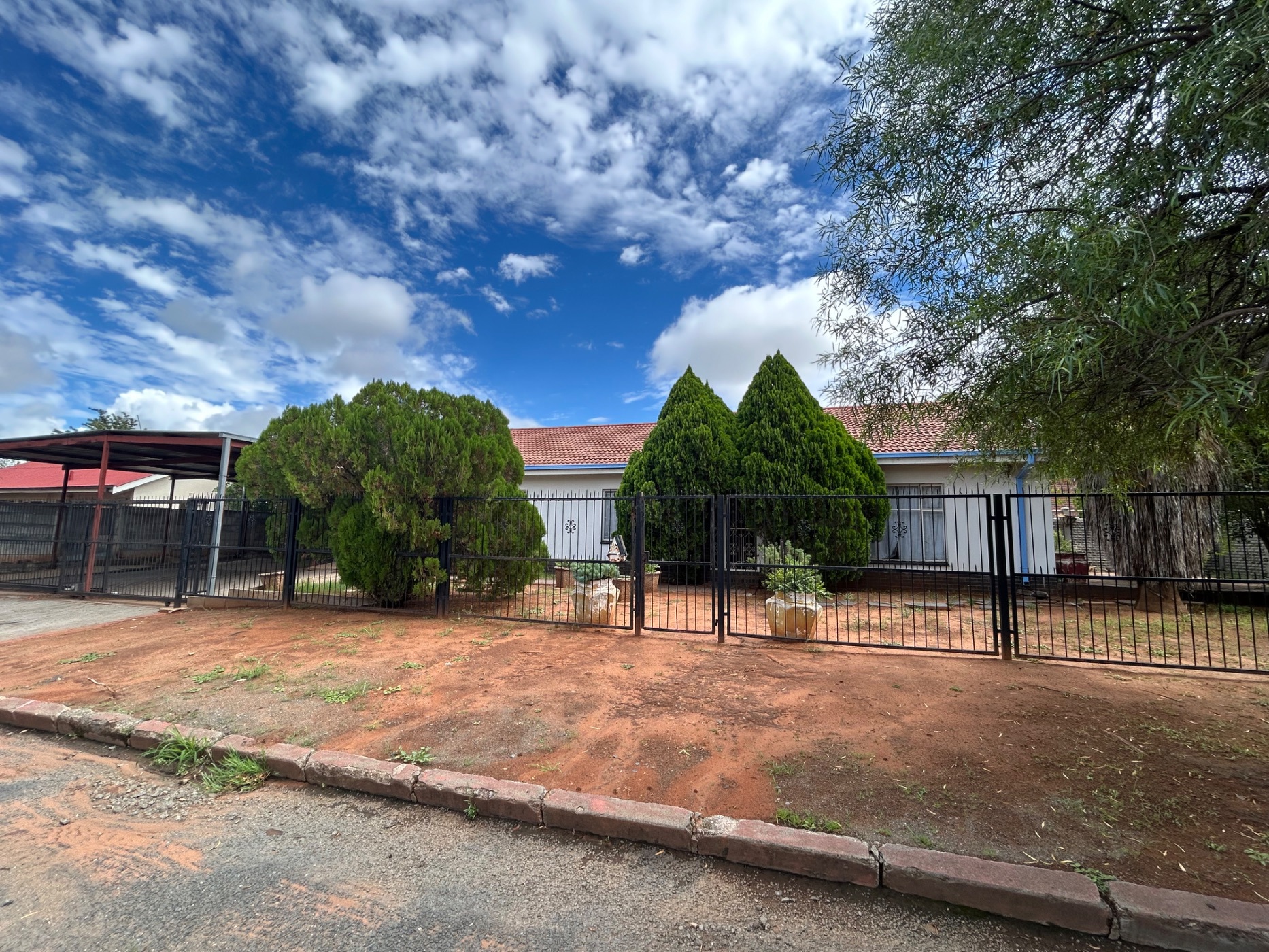 House for sale in Beaconsfield - 1KJ1694496