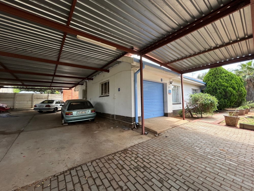 House for sale in Beaconsfield - 1KJ1694496 House for sale in Beaconsfield - 1KJ1694496