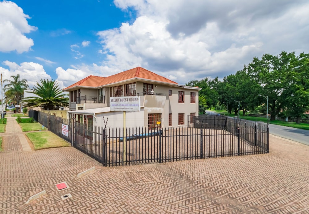 Commercial business for sale in Krugersdorp Central - 1KR1694567