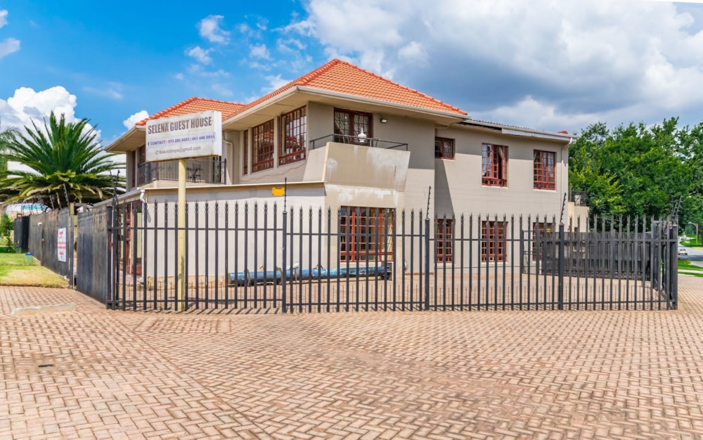 Commercial business for sale in Krugersdorp Central - 1KR1694567