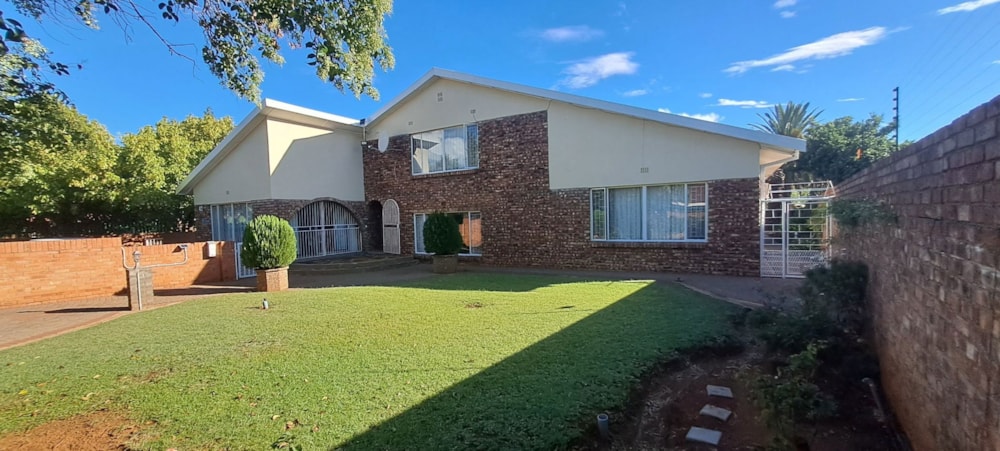 House for sale in Hillcrest, Kimberley - 1KJ1694581