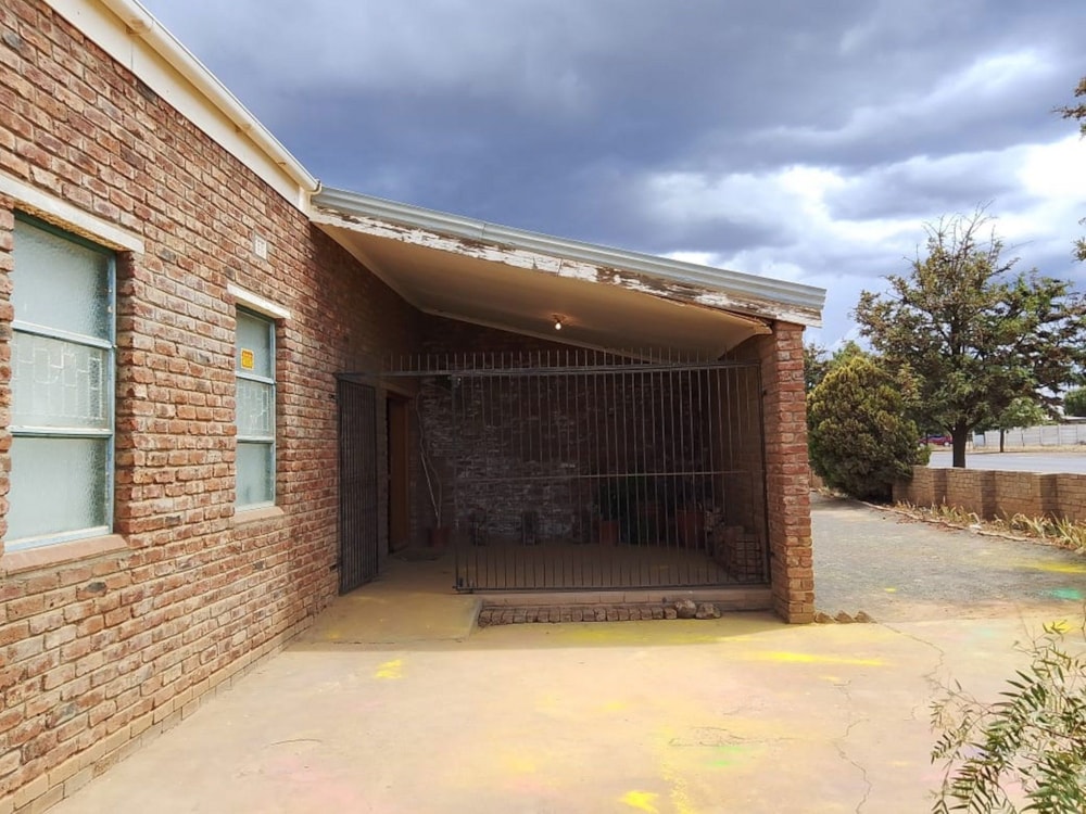 Commercial Building for sale in Calvinia - 1NA1694673