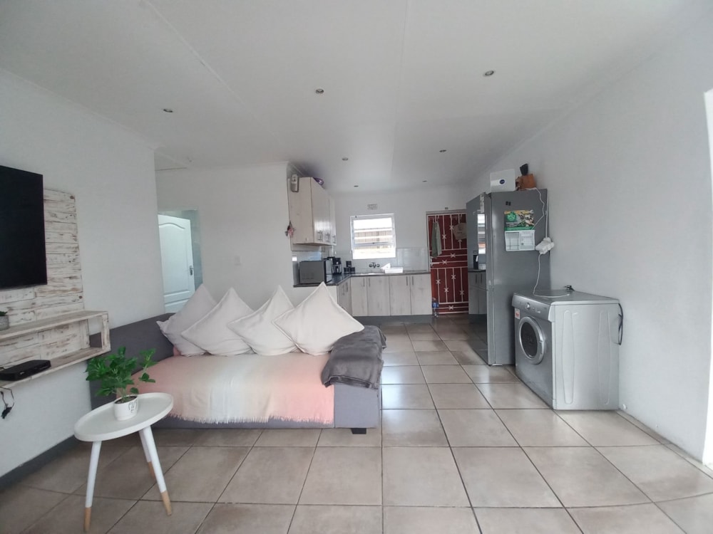 House for sale in Highlands Village - 1MN1695206