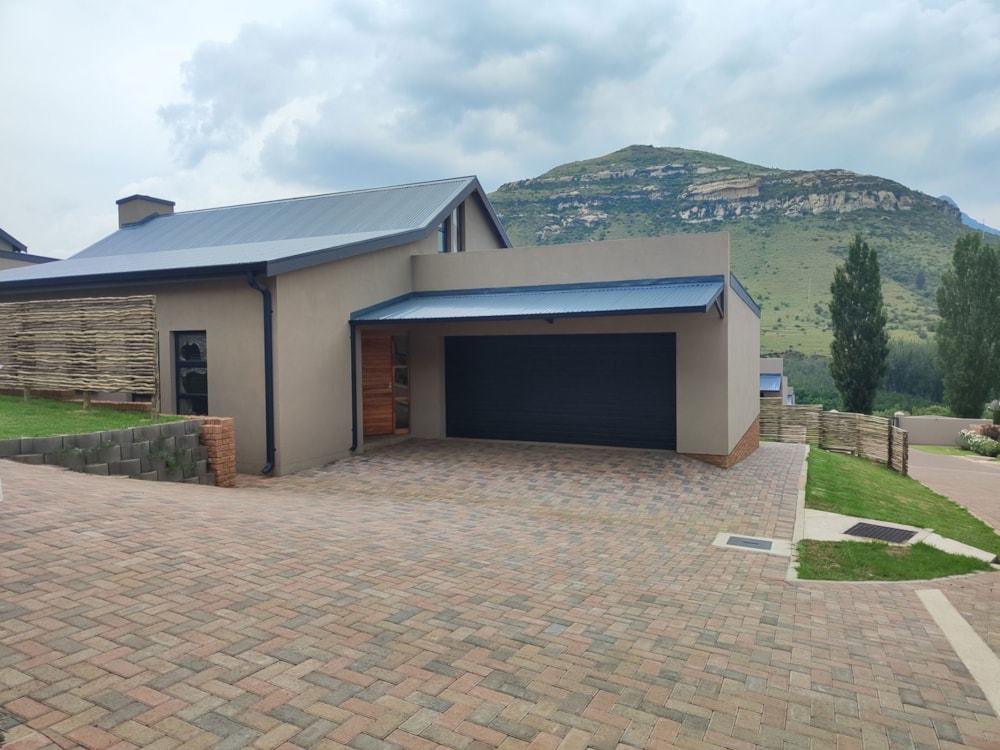 Townhouse for sale in Clarens - 1CS1694701