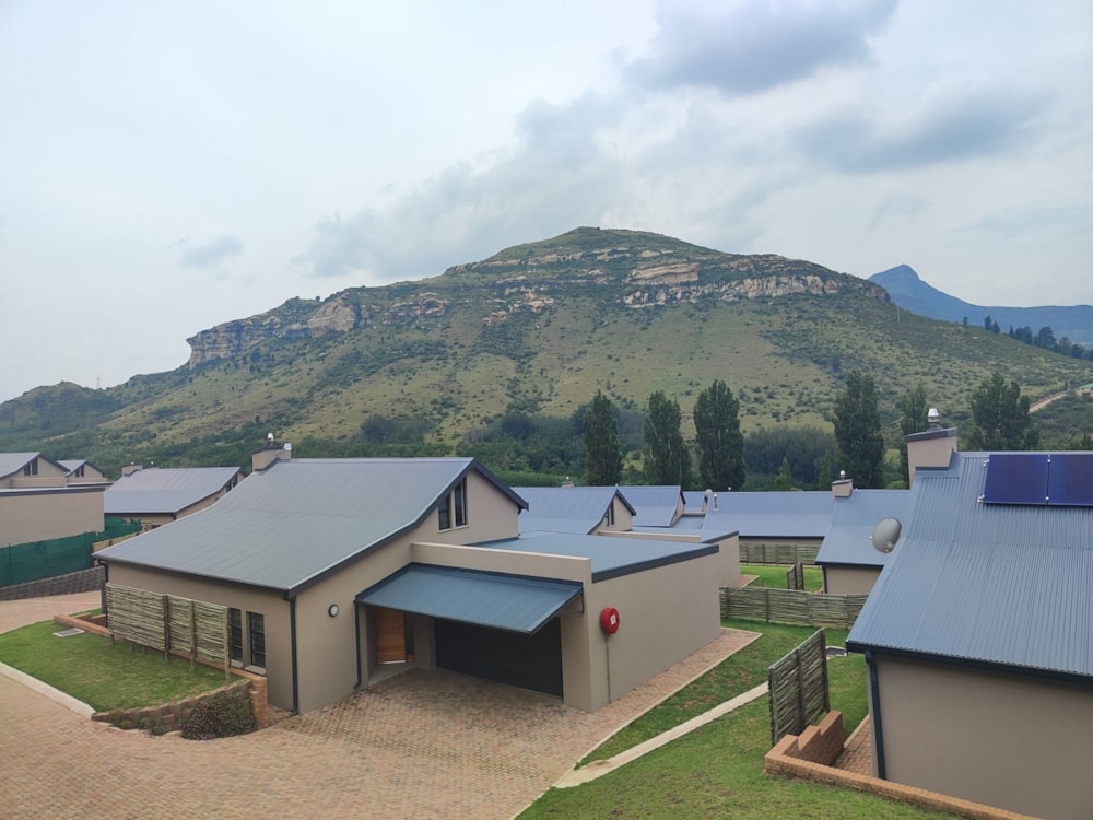 Townhouse for sale in Clarens - 1CS1694701